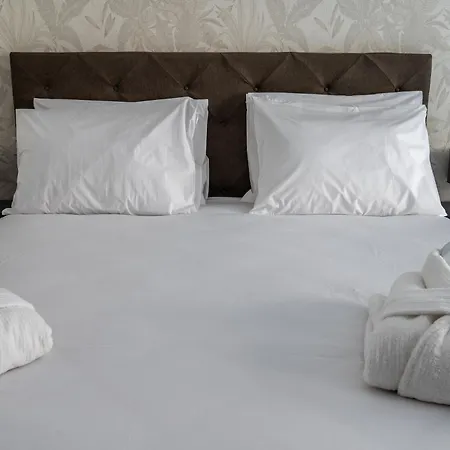 The Republic Boutique 4*