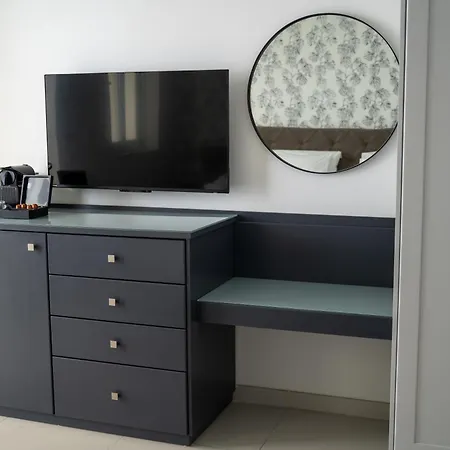The Republic Boutique Отель 4*