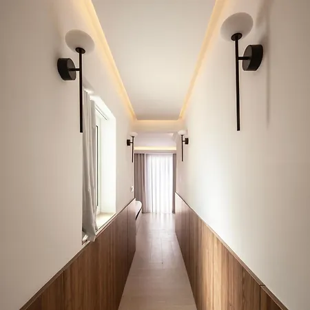 Отель The Republic Boutique 4*