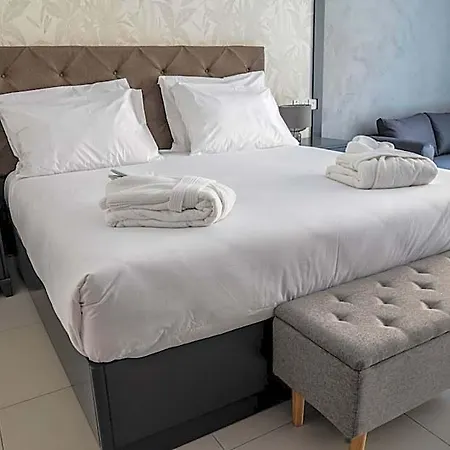 The Republic Boutique 4*
